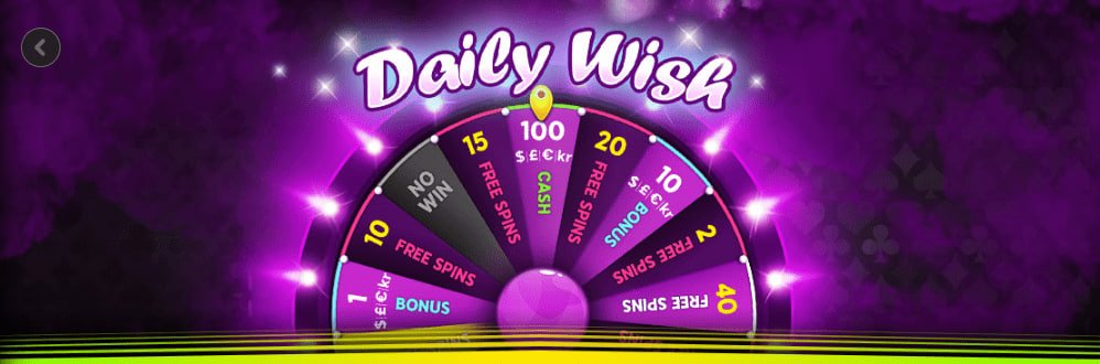 Filipino player viewing legend link promotion offers on mobile phone
